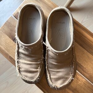 Casual Tan Crocs Slides